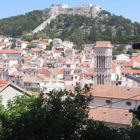 Apartments Jure Hvar Town Exterior foto