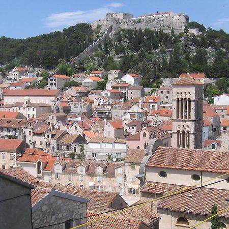 Apartments Jure Hvar Town Exterior foto