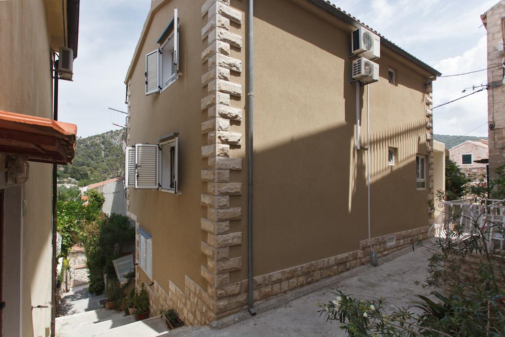 Apartments Jure Hvar Town Exterior foto