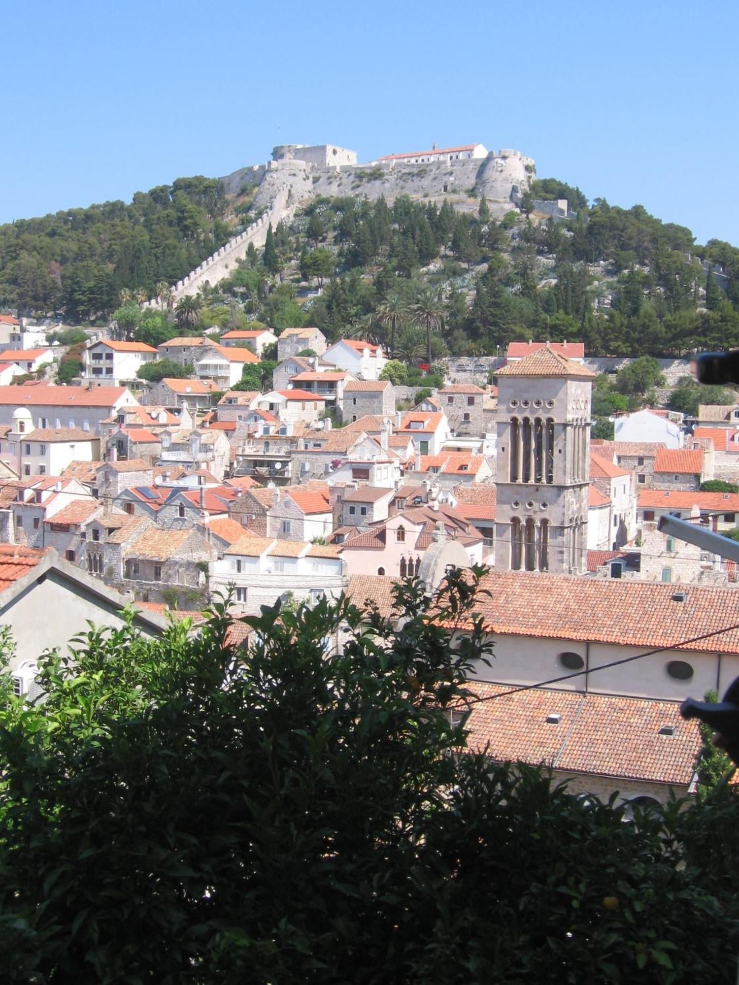 Apartments Jure Hvar Town Exterior foto